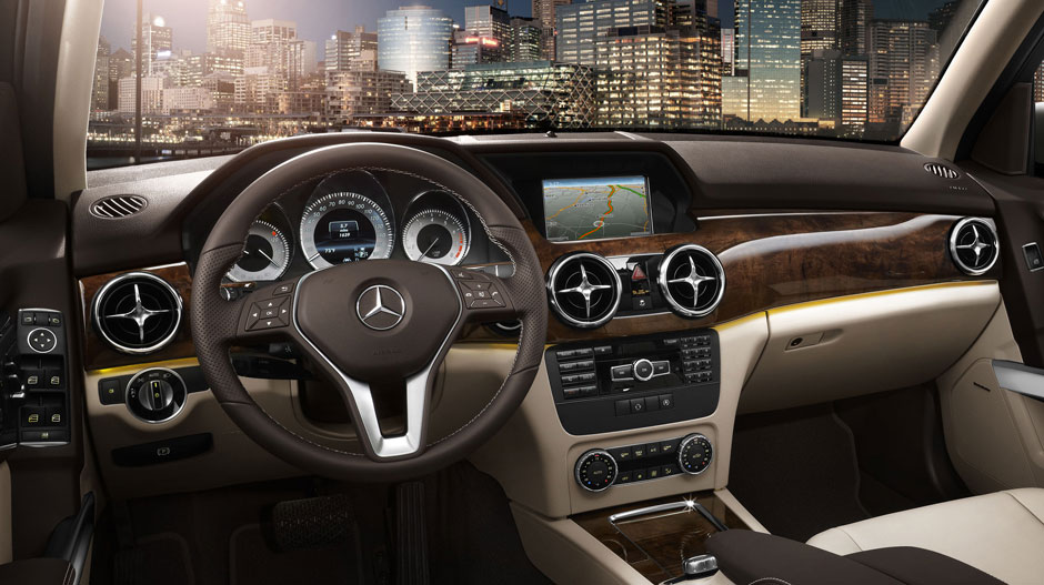 Mercedes-Benz GLK 2015 salonas